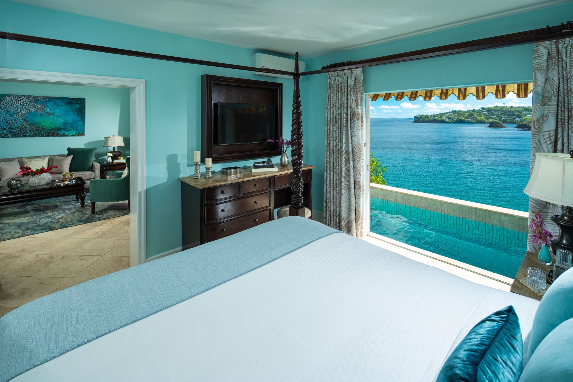 Sunset-Bluff-Honeymoon-Oceanfront-One-Bedroom-Butler-Villa-Suite-with-Private-Pool_RoomView