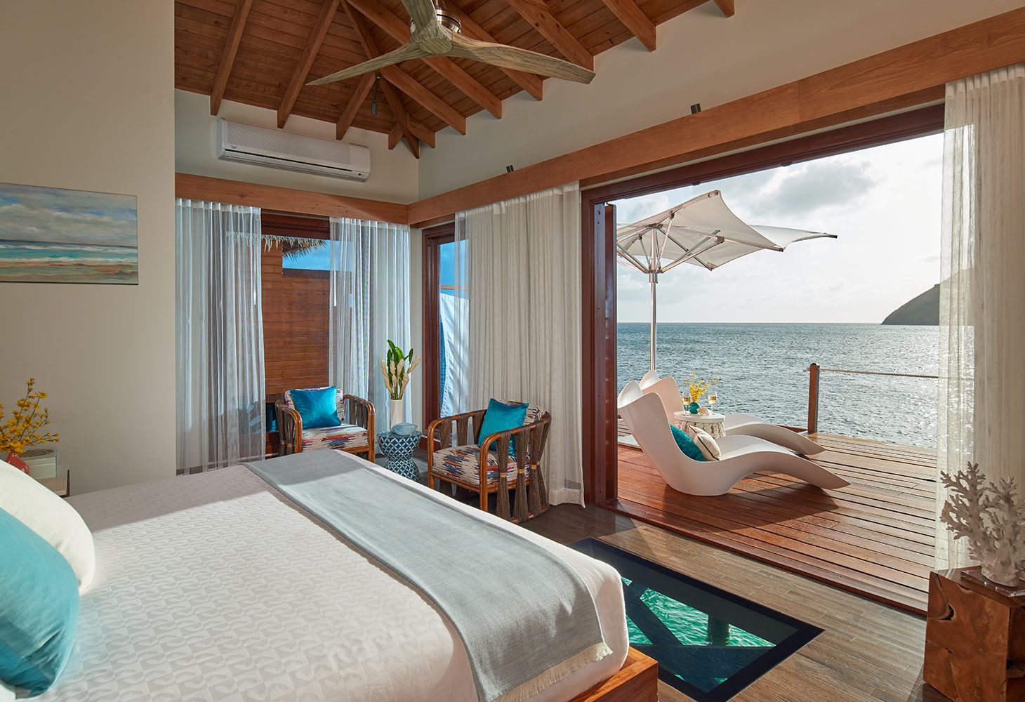 Sandals-Grande-St-Lucian-Over-the-water-Bungalow