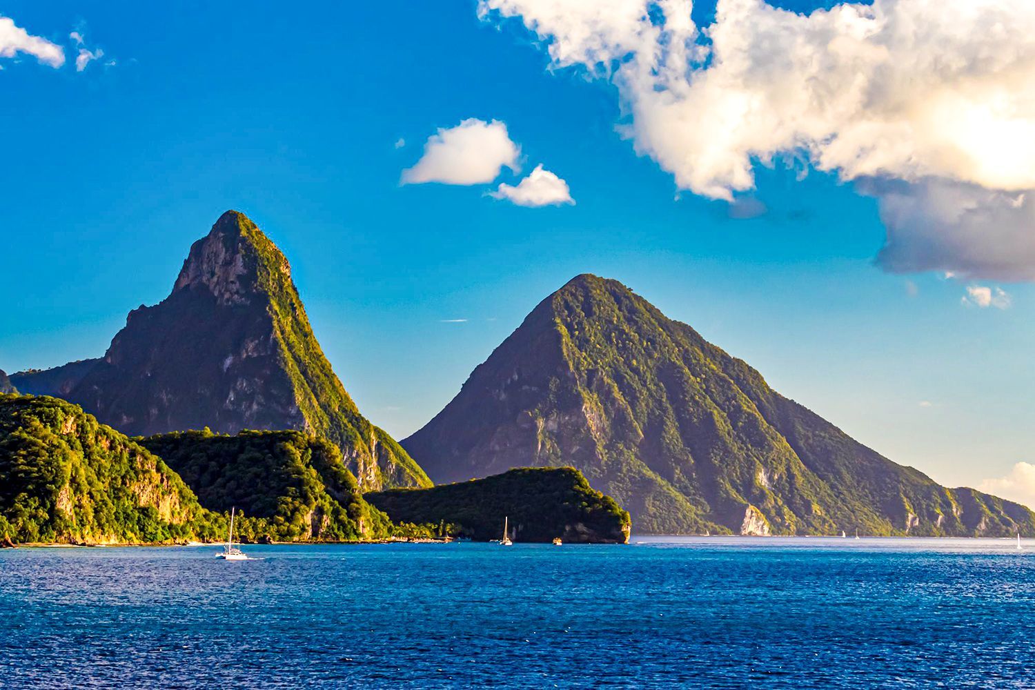 Pitons-Mountains-Saint-Lucia