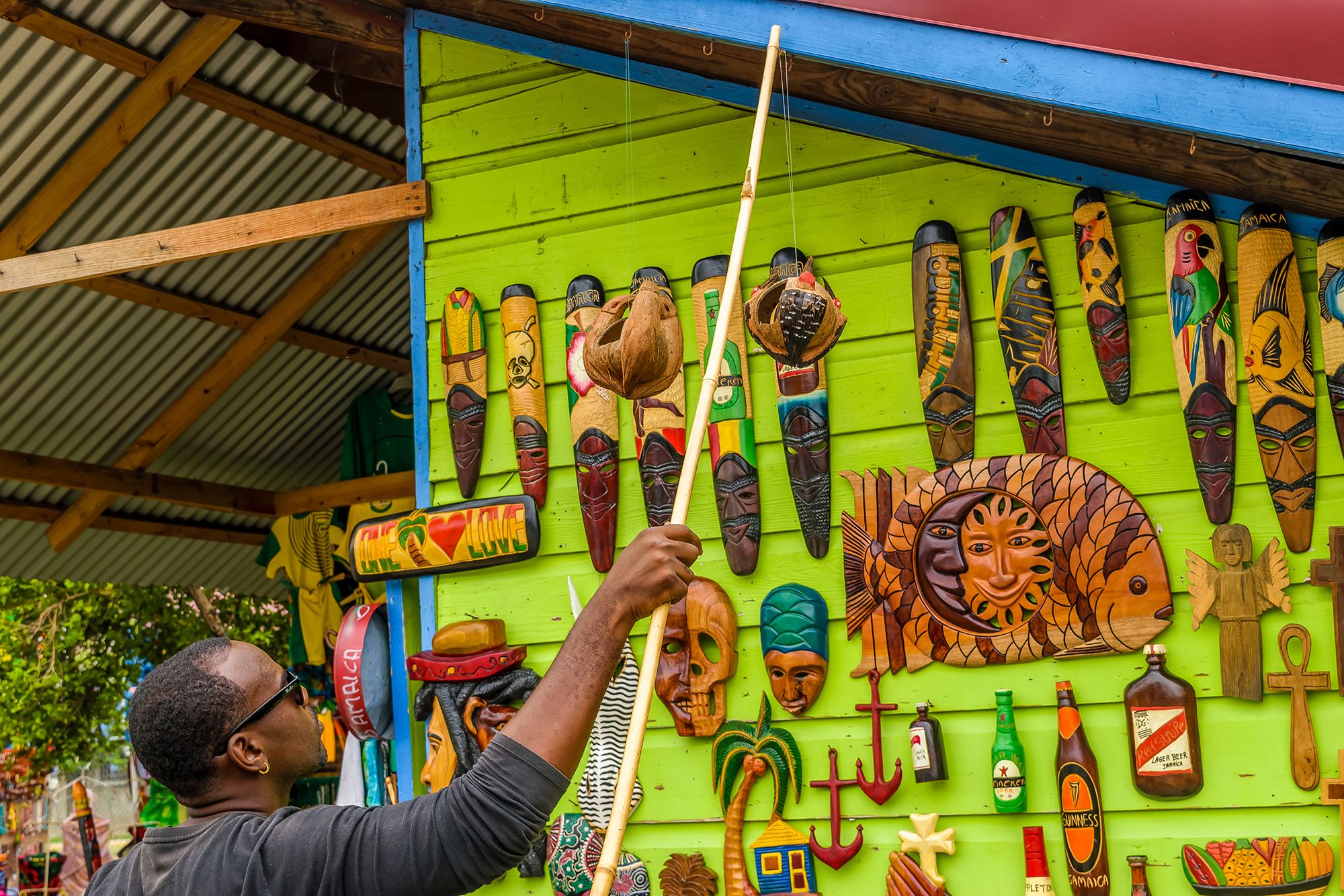 Navigating Cultural Norms & Customs When Shopping In Jamaica