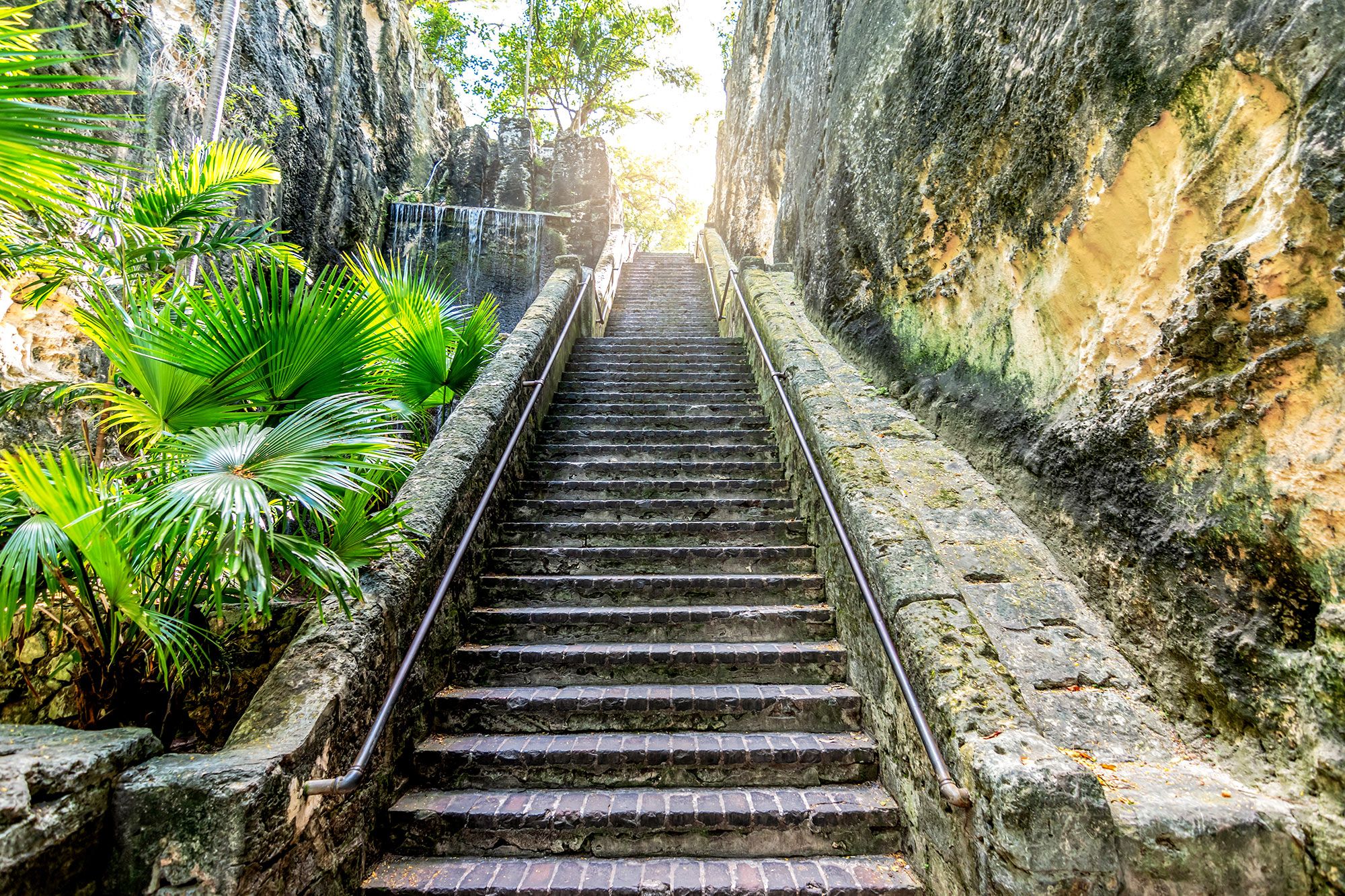 Queen-s-Staircase-Nassau