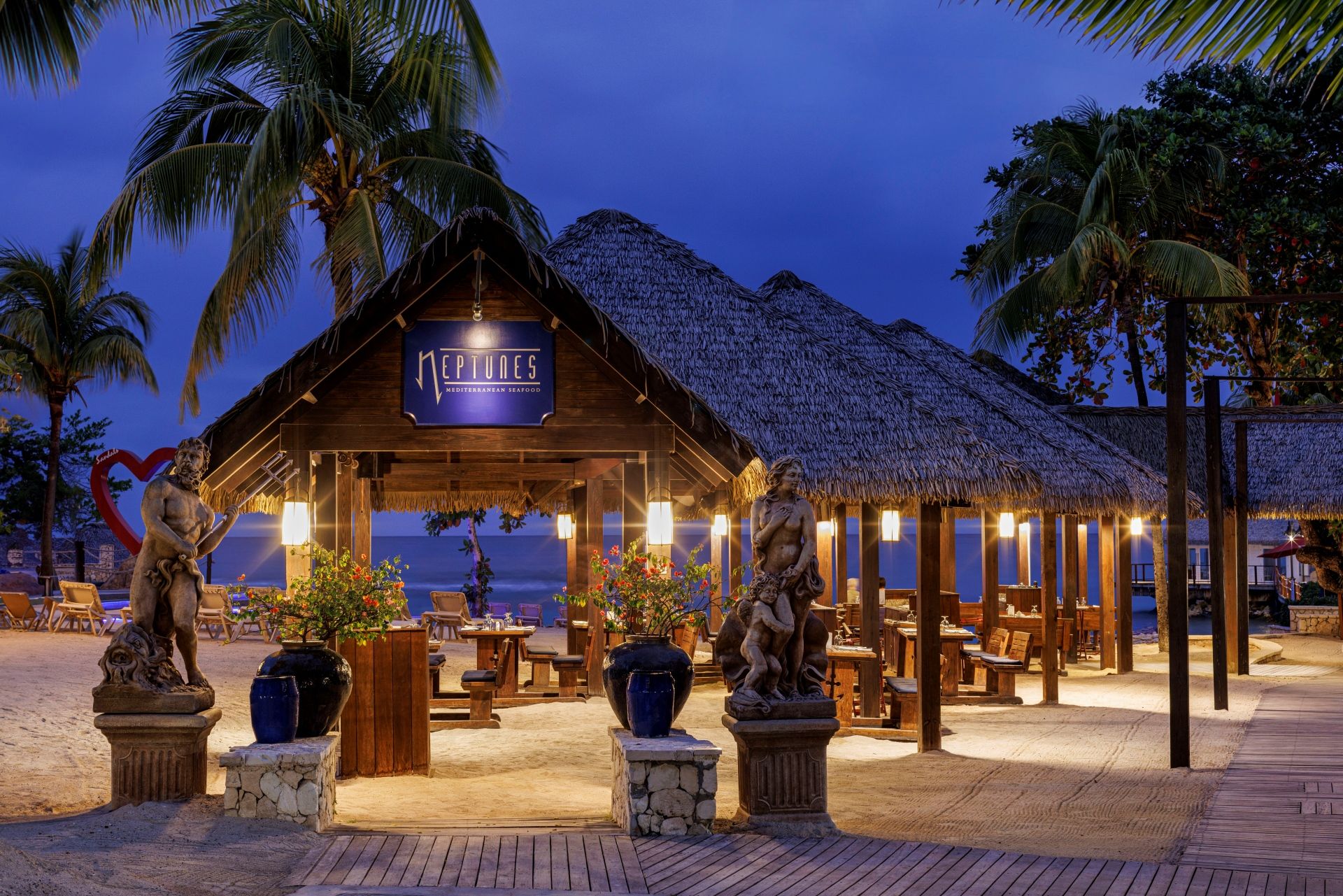 SGO-Restaurant-Neptunes-Night