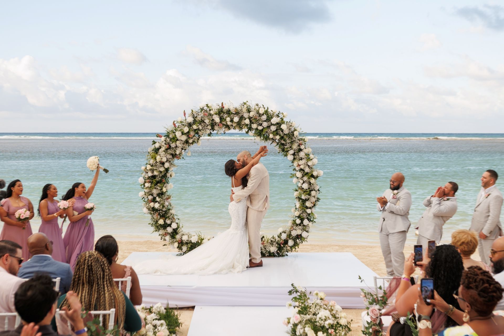 quanna-phillip-kissing-after-vow-exchange-hero-1