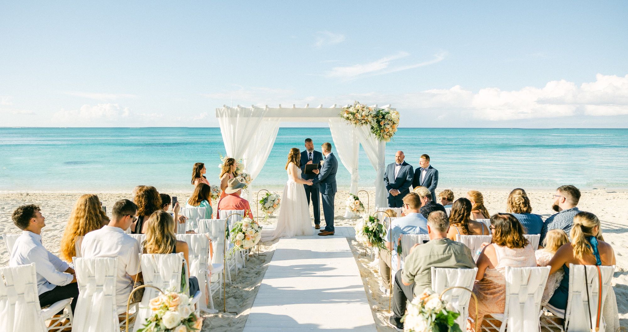 Web-Version-BTC_Kaylah-Tyler_RealWedding_Beach_Ceremony_018