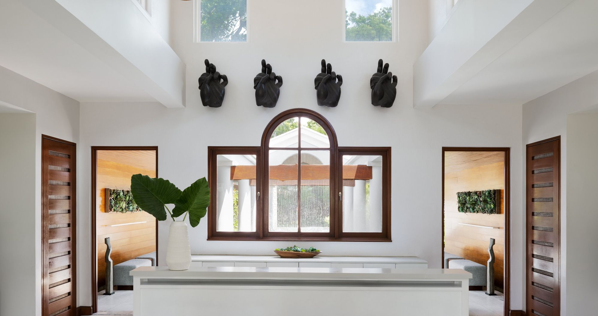 Web-Version-SBR-RedLane-Spa-Entrance