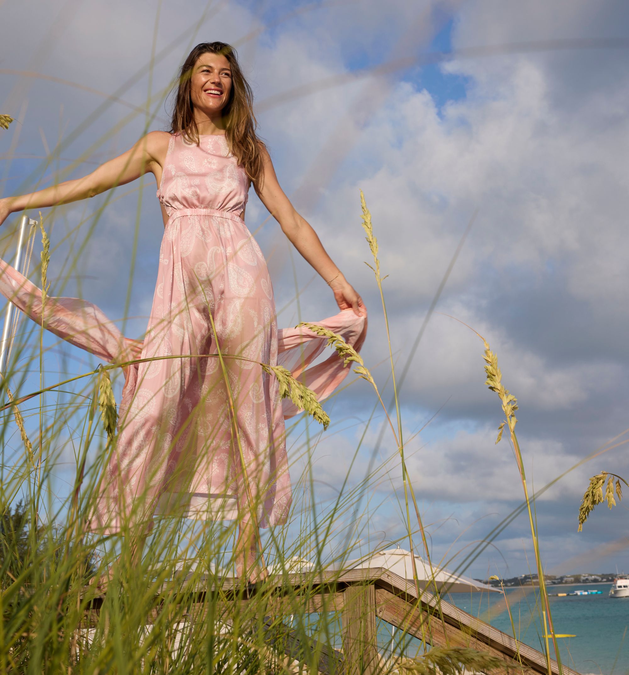 Beaches-Resorts-Lifestyle-Woman-Dress-Straw-Grass-2