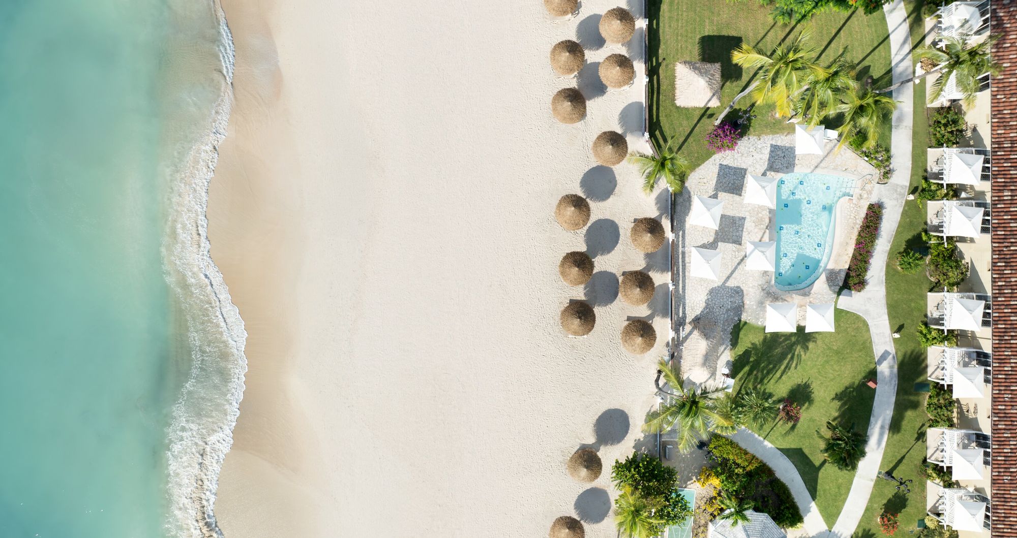 Web-Version-SAT-Drone-Beach-Pool-Birds-eye