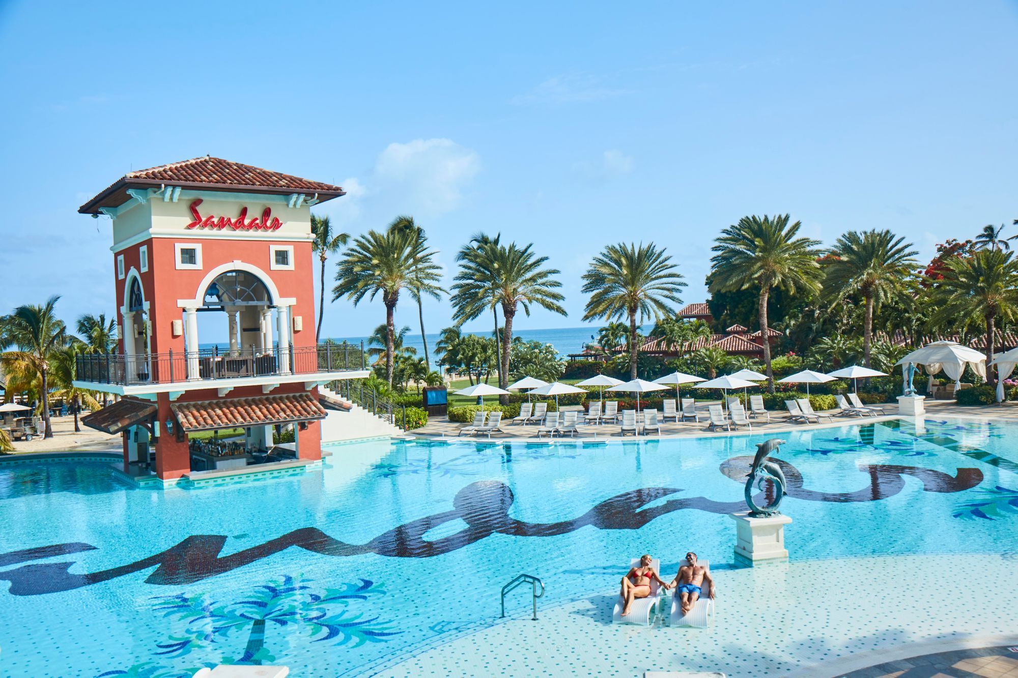 SAT-Lifestyle-Main-Pool-Couple-6