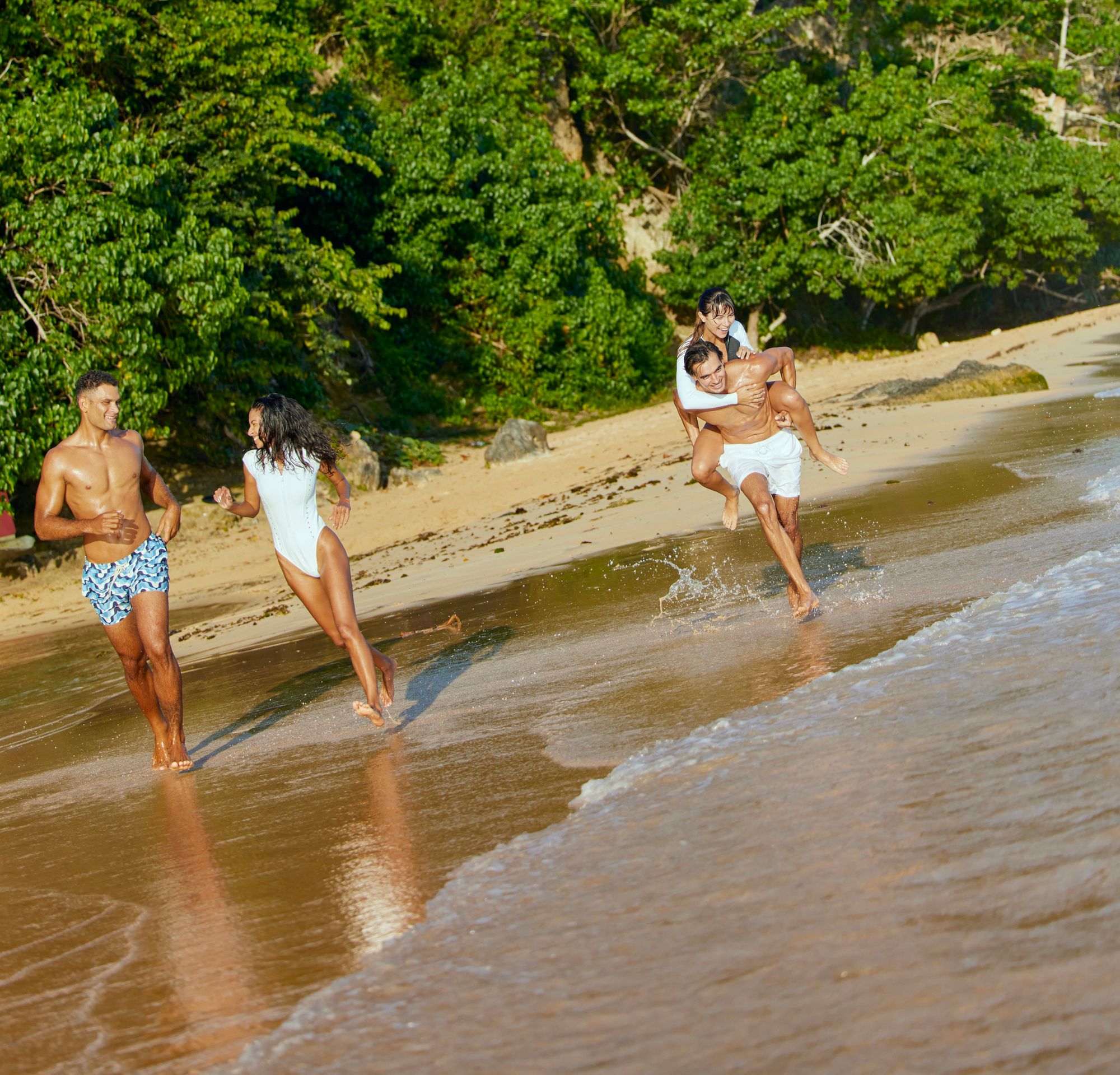 SDR-Lifestyle-Playing-2