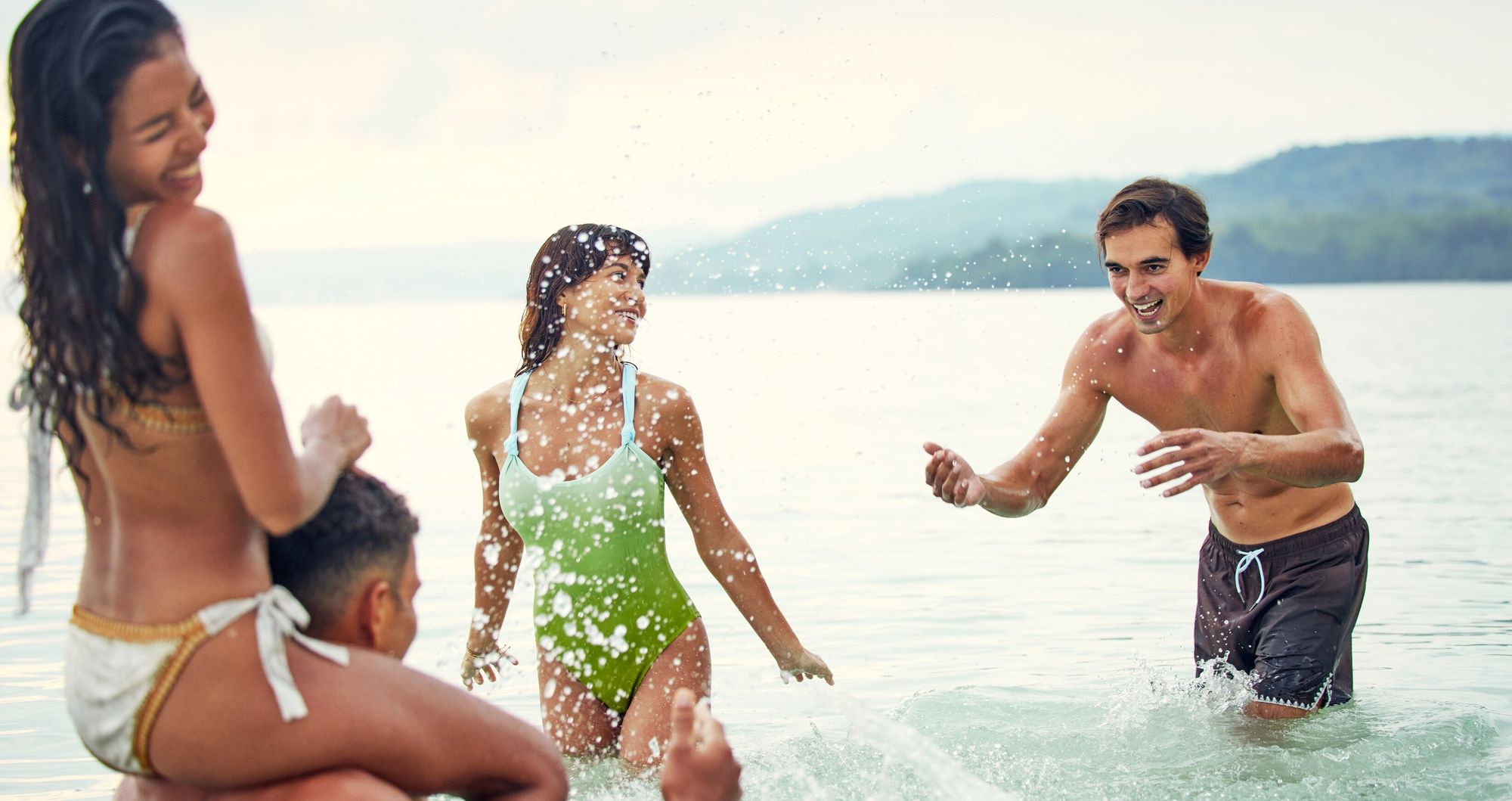Web-Version-SDR-Lifestyle-Beach-Group-Playing-Water-1