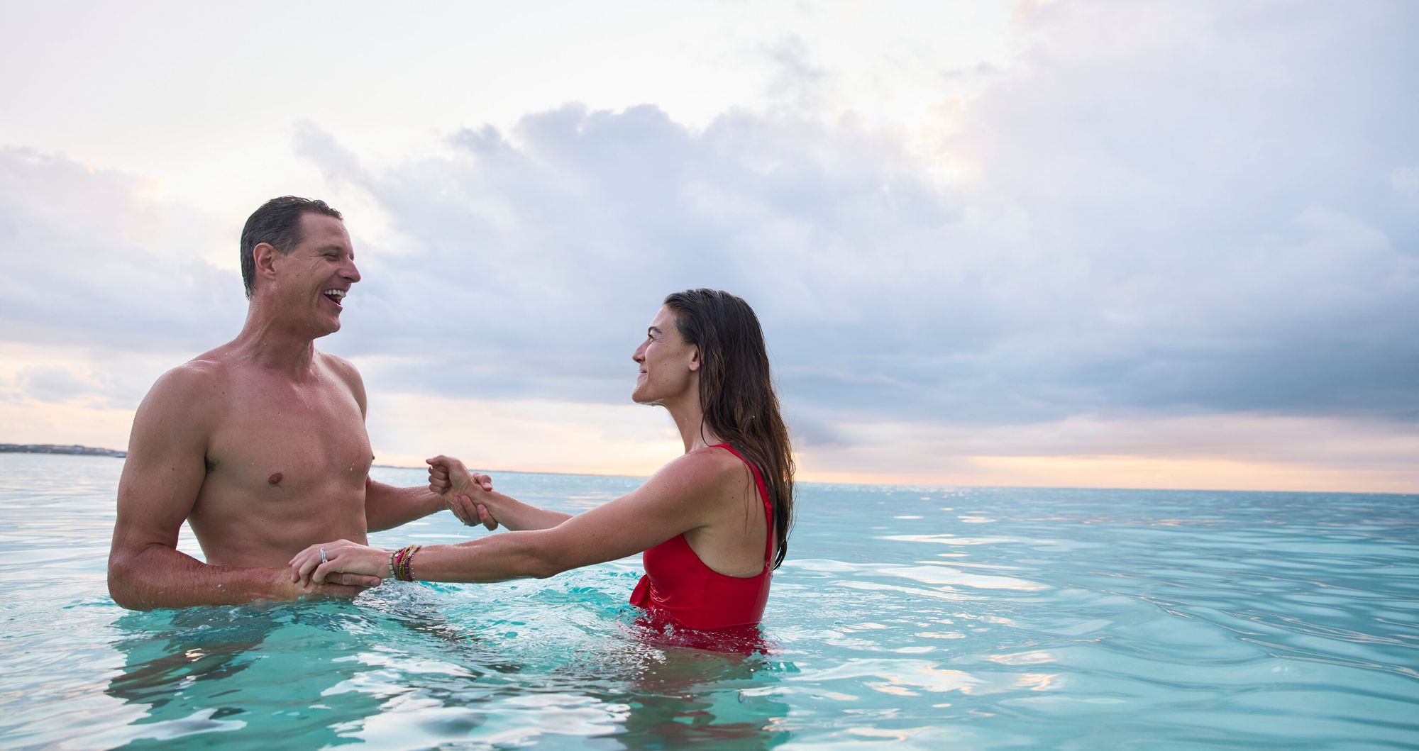 Web-Version-BTC-Lifestyle-Ocean-Sunset-Couple-2