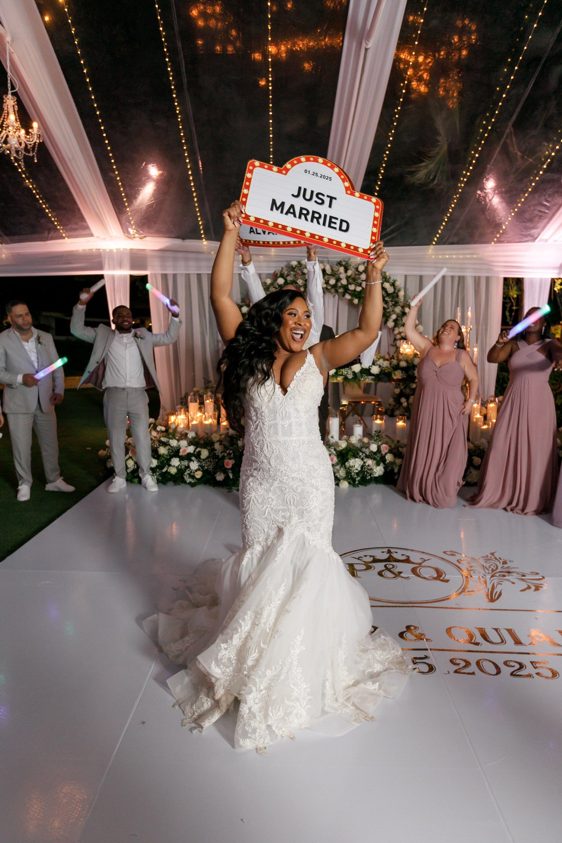quianna-holding-sign-dance-floor-IMG_2872