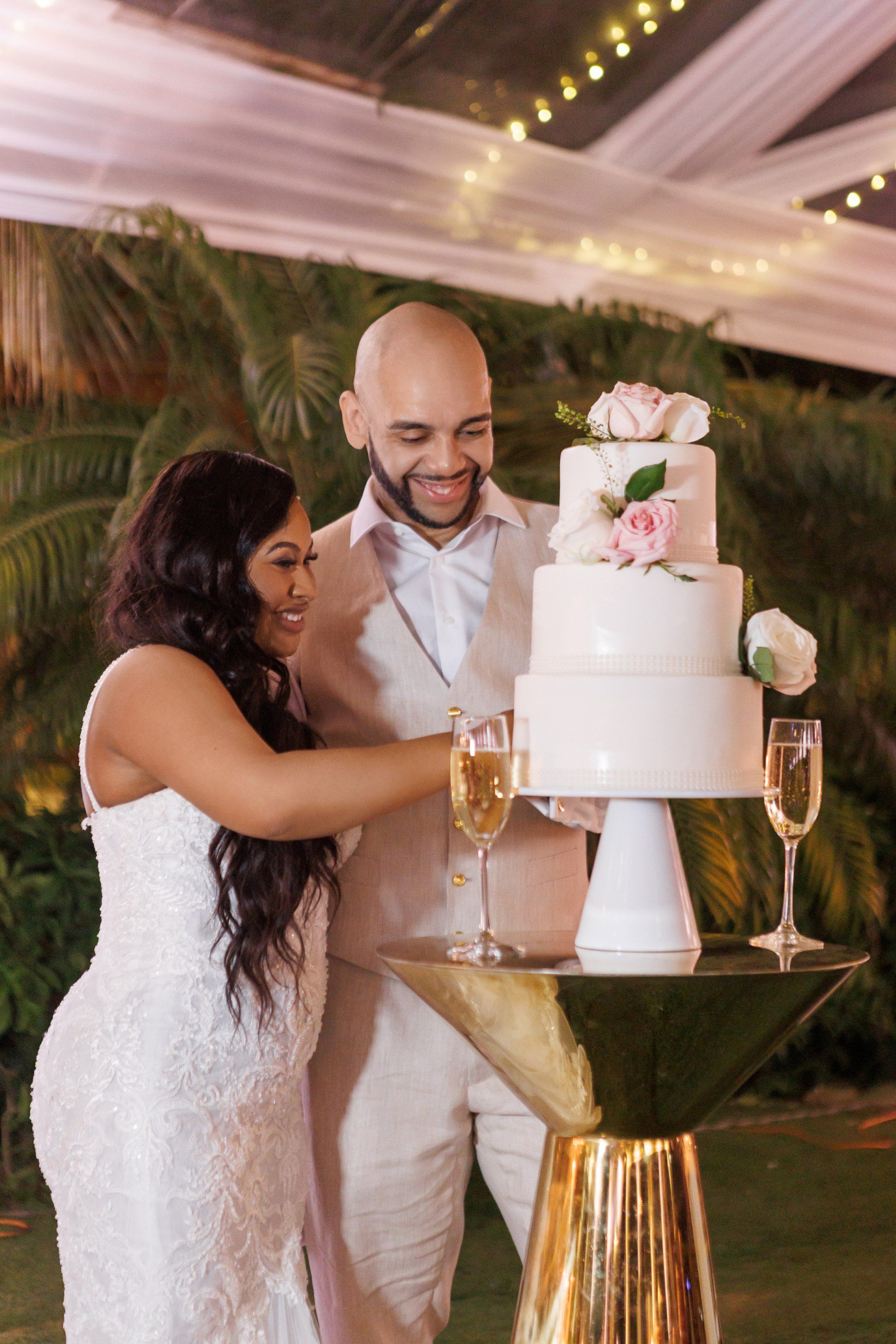 quianna-phillip-cake-cutting_RL_L5379