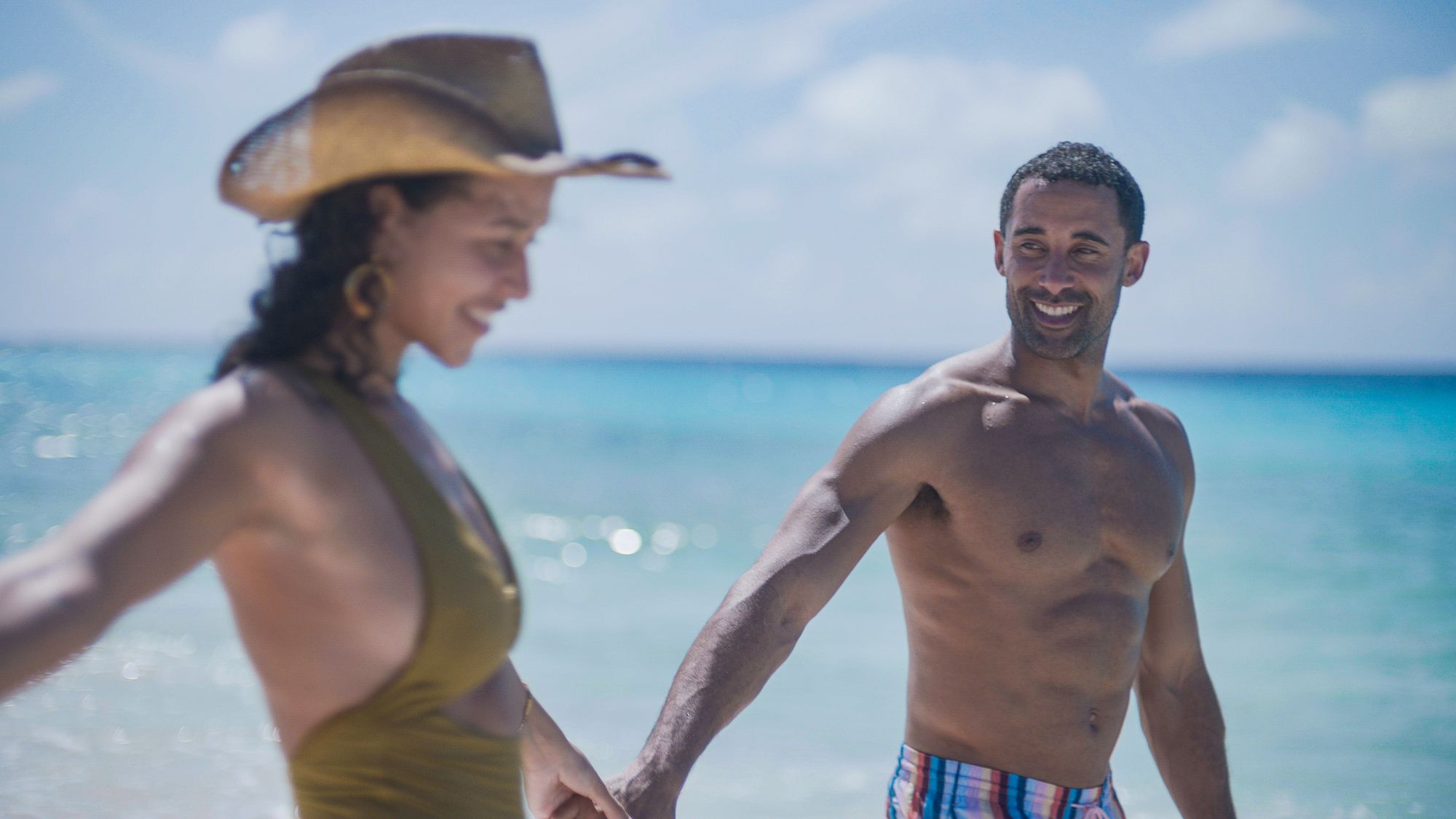 SCR-Lifestyle-Couple-Beach-Cowboy-Hat
